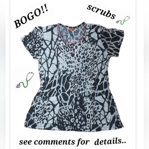 - Élan by‎ Barco Scrubs Top